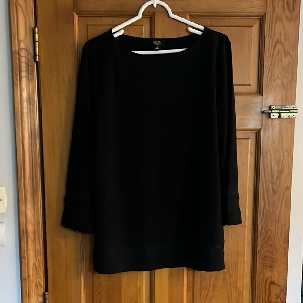 Elegant Black Women's Top jones NY size large